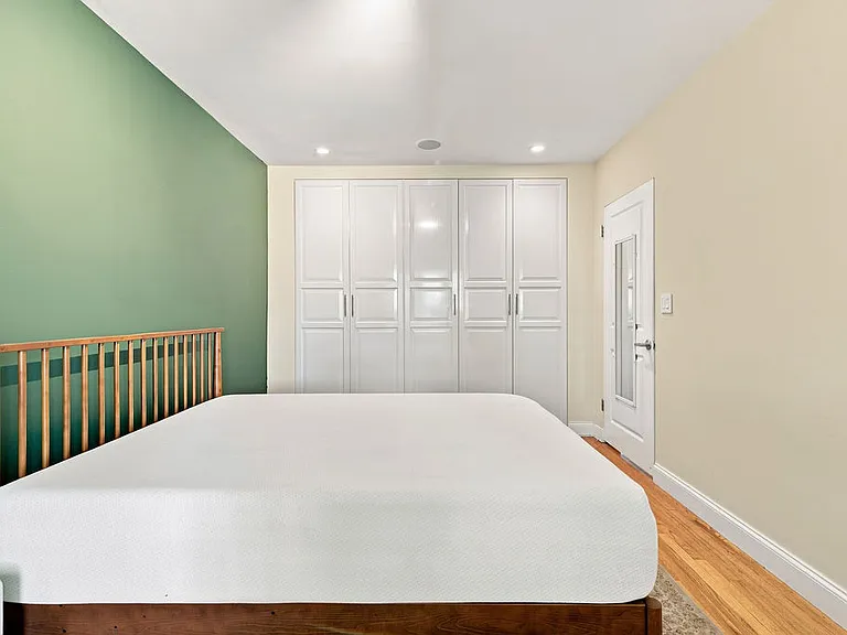 1615 N Laurel Ave #214 — Photo 17