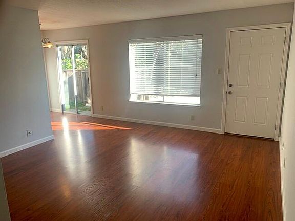 2nd image of 3341 La Selva St