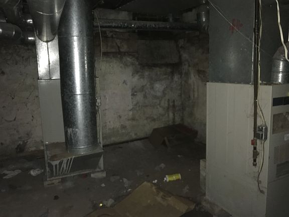 3rd image of 414 W Melbourne Ave