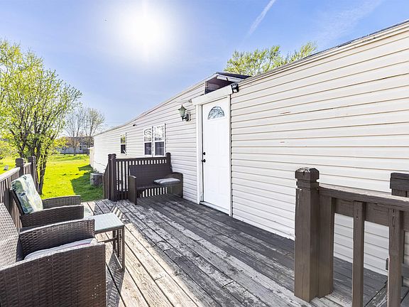 3rd image of 403 Spruce Dr