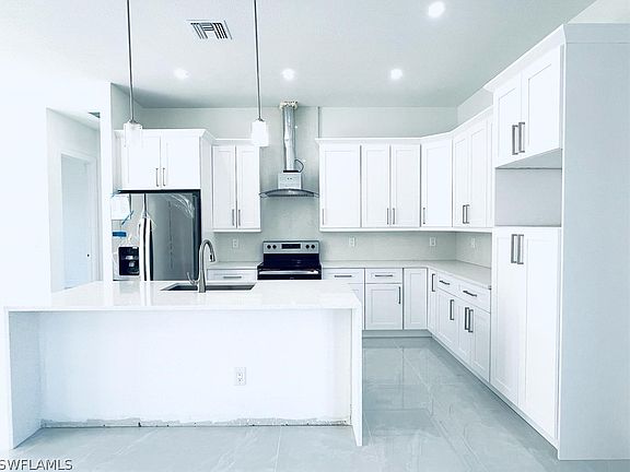 4th image of 3147 Sunshine Blvd