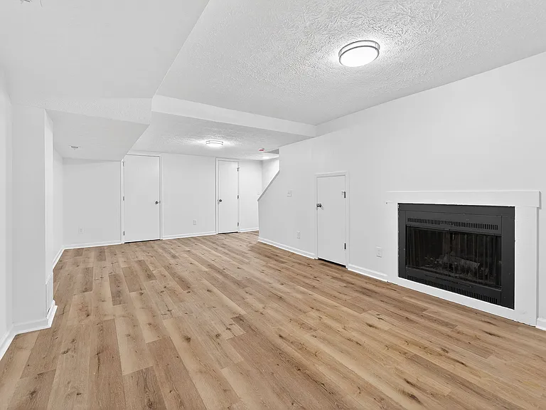 975 Hidden Acres Ct — Photo 27