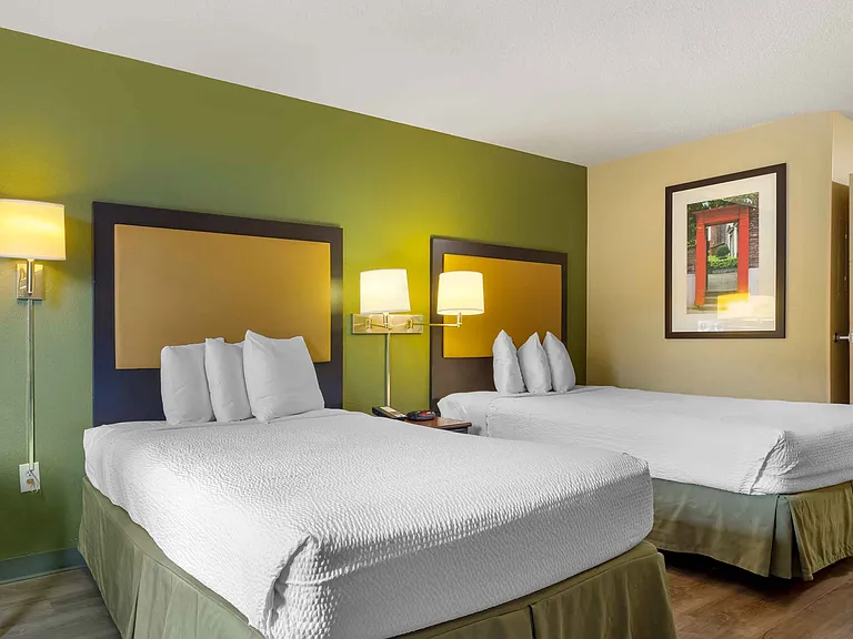 Studio Suite - 2 Full Beds