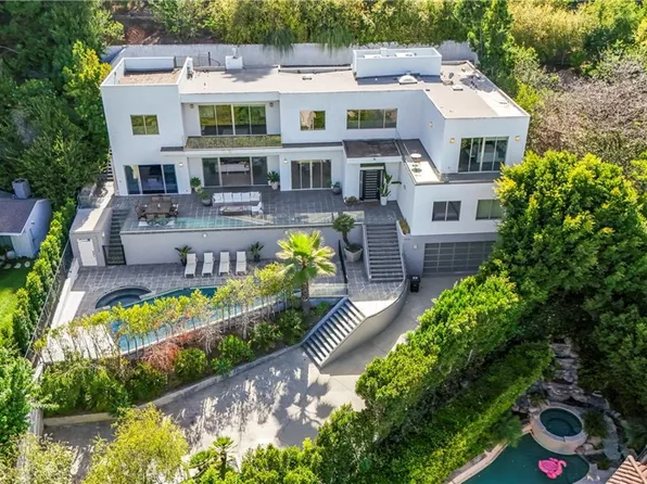 12148 Travis St, Los Angeles, CA 90049