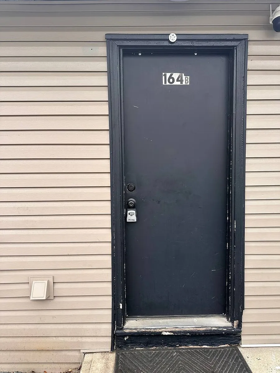 Building Photo - 164B Macarthur Ave #164B