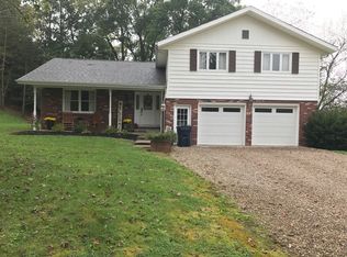 1245 Kev Rob Dr, Zanesville, OH 43701