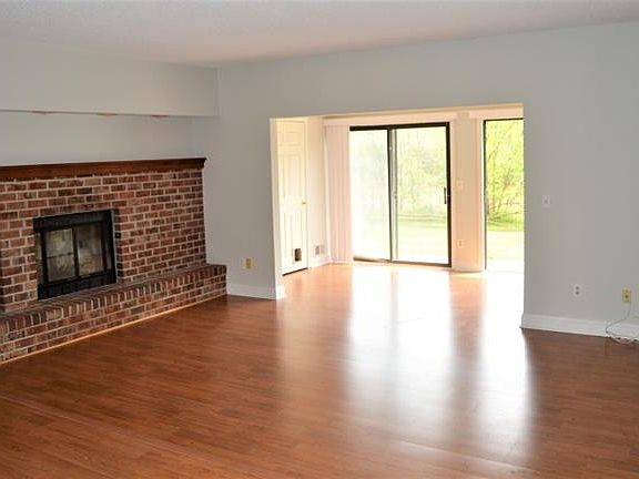 2nd image of 304 Brokaw Ct #1