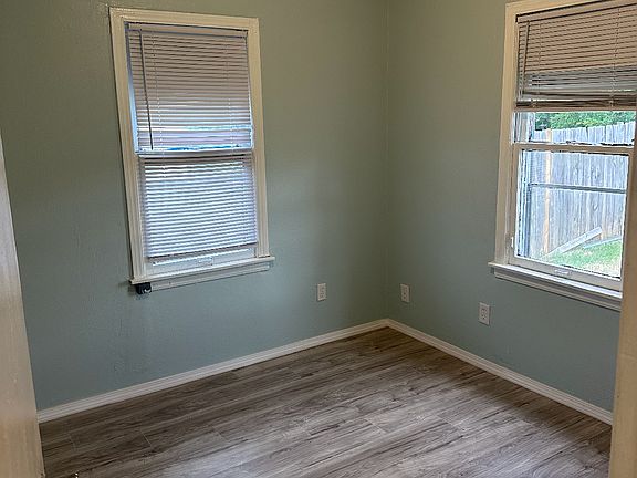 3rd image of 2021 Peachtree Ave