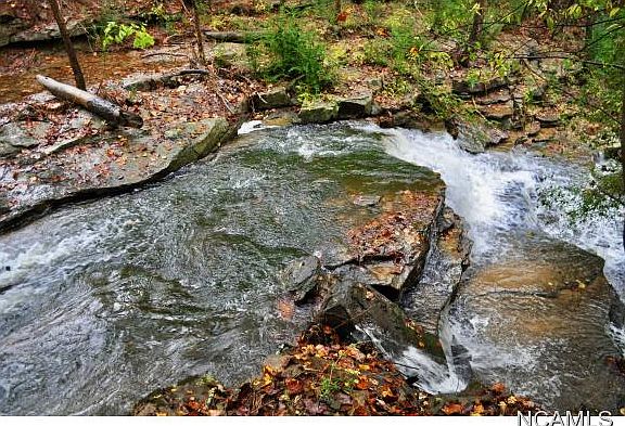 4th image of 125 Rocky Waters Cir