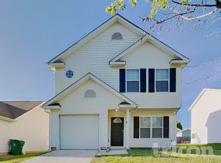1316 Crandon Dr, Charlotte, NC 28216