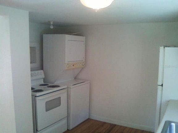 2nd image of 7205 S Manhattan Ave