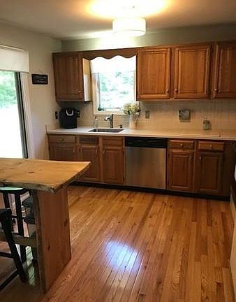 2nd image of 52 Country Hill Ln