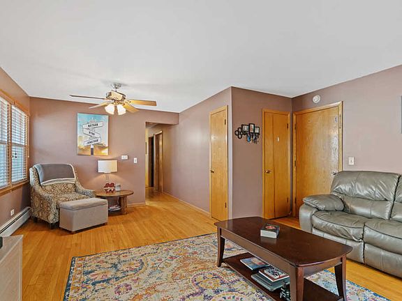 3rd image of 6031 N Austin Ave
