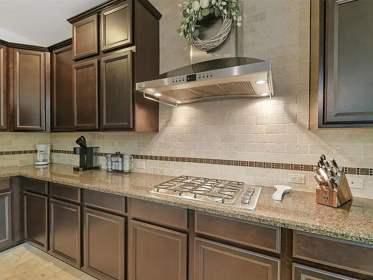 17611 Fossil Ridge Ln — Photo 15