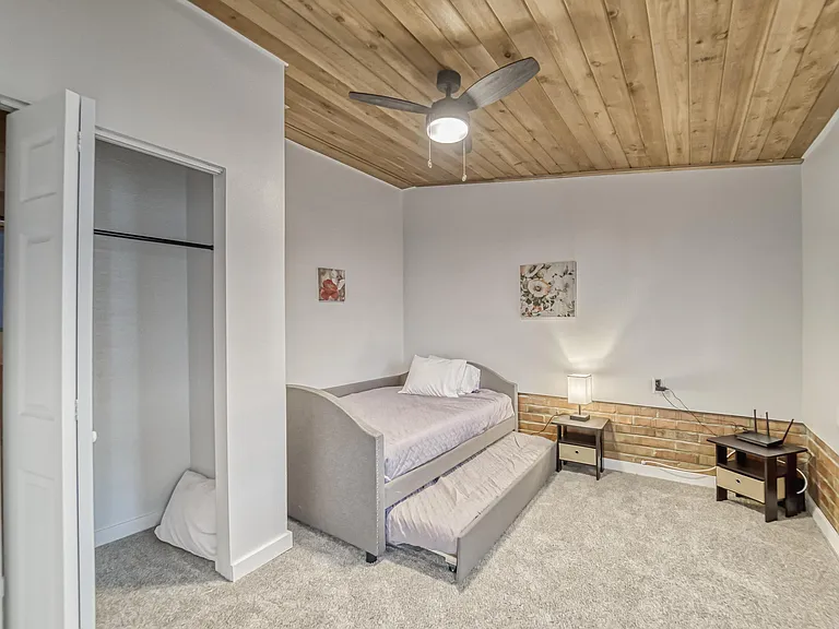 3311 N Perry Ave — Photo 20