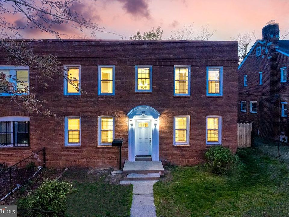 1st image of 537 Newcomb St SE