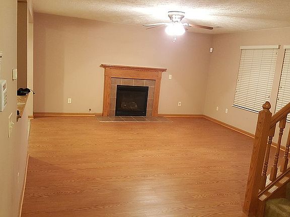 4th image of 2378 Ashpoint St
