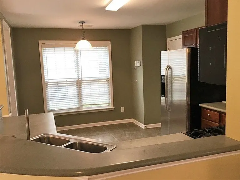 3289 Wellington Walk SW — Photo 2