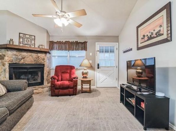 2143 N Cedarhouse Ter