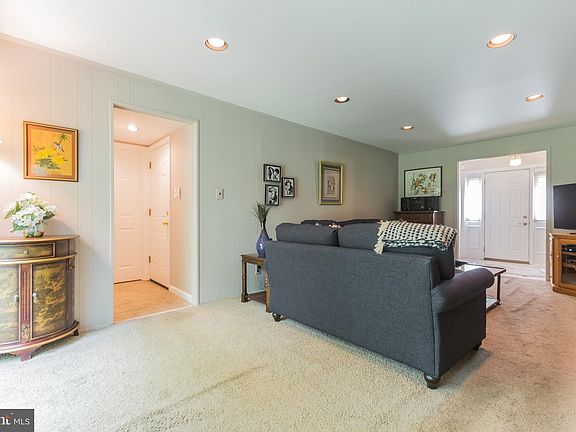 3rd image of 108 Bentwood Dr