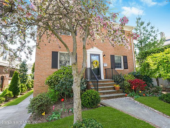 2nd image of 182 Isabella Ave
