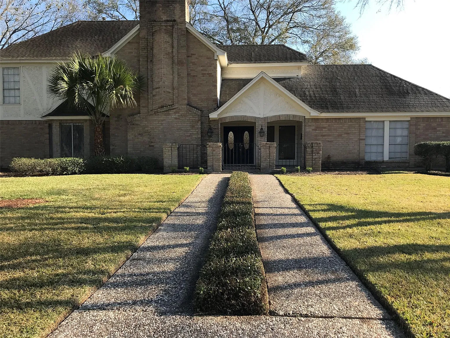 4 bed, 3.5 bath, 3623 sqft, $2,400 — Photo 2