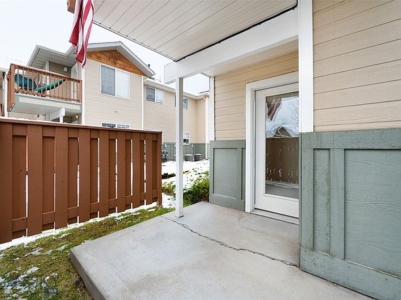 3rd image of 859 Forestglen Dr #4B