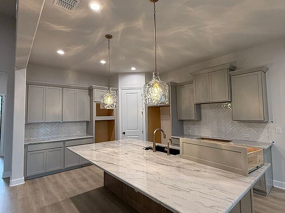 3rd image of 9740 Lenox Hill