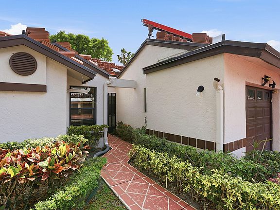 4th image of 6329 Royal Manor Circle #A