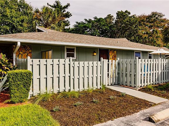 2nd image of 4253 Island Cir #2