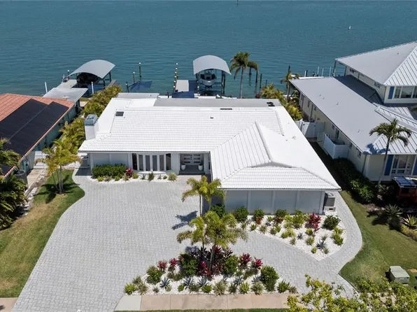 631 Harbor Is, Clearwater, FL 33767