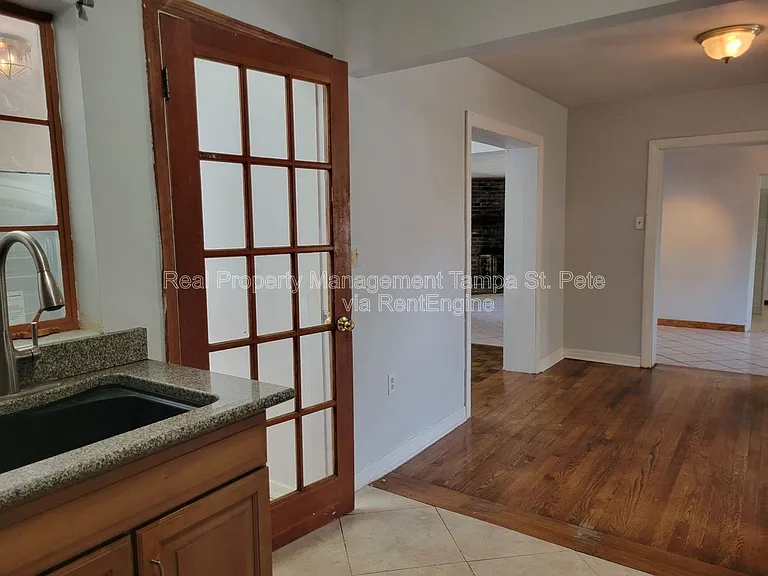 4311 S Thatcher Ave — Photo 12