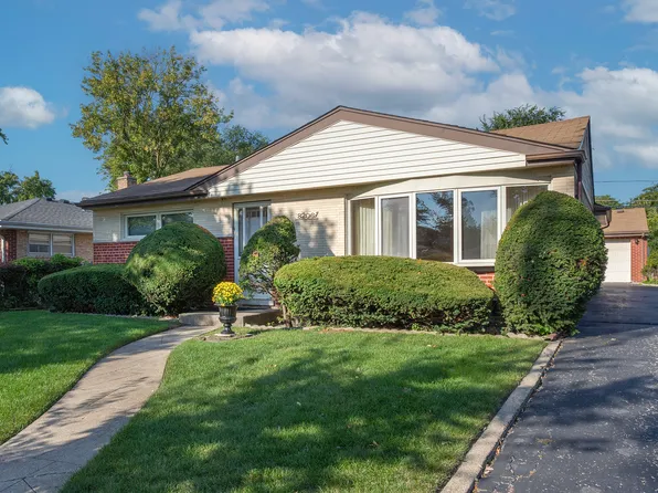8206 N Octavia Ave, Niles, IL 60714
