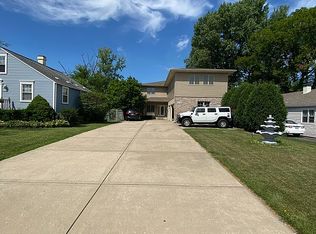 4128 Fairview Ave, Downers Grove, IL 60515