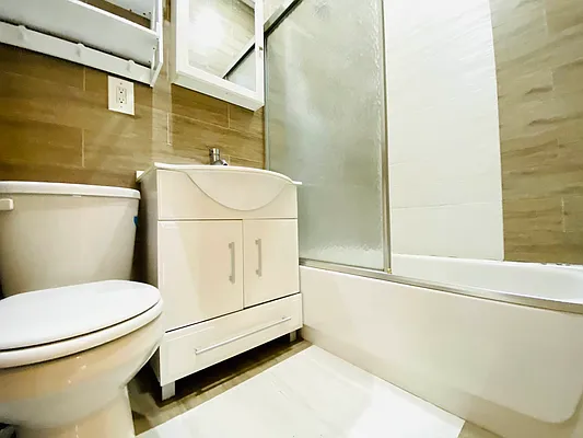 Rented by Blue Egg Realty Corp | media 41