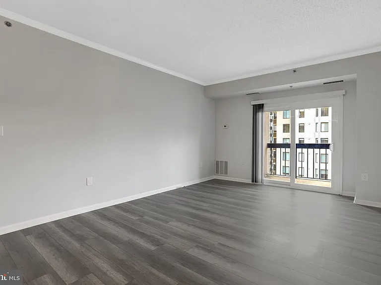 1211 S Eads St #1203 — Photo 13