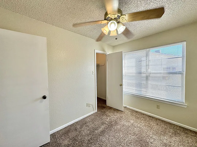 3004 Chaucer Dr — Photo 25