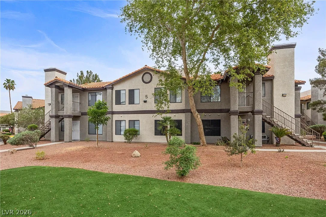 2 bed, 2.0 bath, 1162 sqft, $1,370 — Photo 1