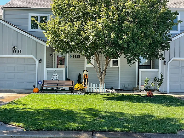 1123 N Lakewind St — Photo 3