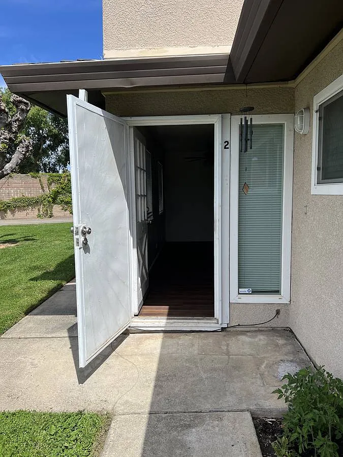 2 bed, 840 sqft, $1,800 — Photo 1