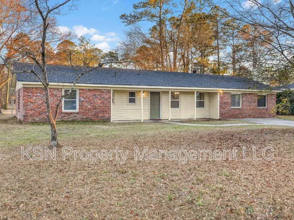 105 Westwood Dr, Rincon, GA 31326