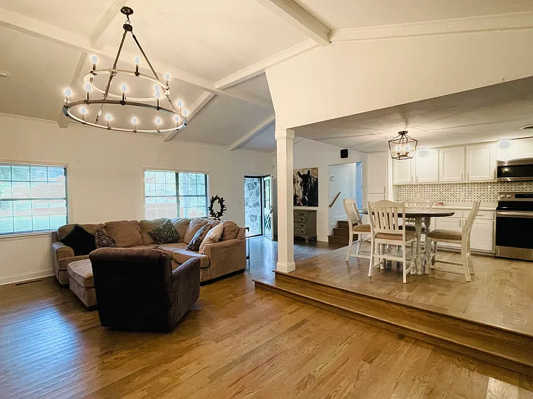 9976 Lovell Rd — Photo 8