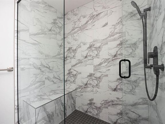 5th image of 189 N Dafoe Way