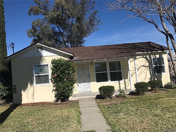 3rd image of 16064 Rosemary Dr