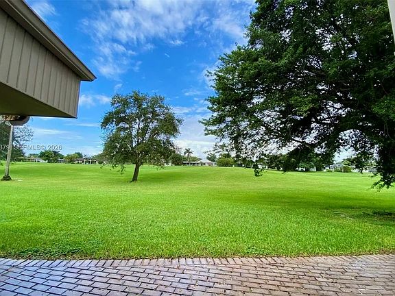 3rd image of 6105 Royal Poinciana Ln