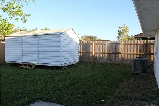 644 Camelia Ave — Photo 13