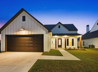 114 Fountain Meadow Dr, Broussard, LA 70518