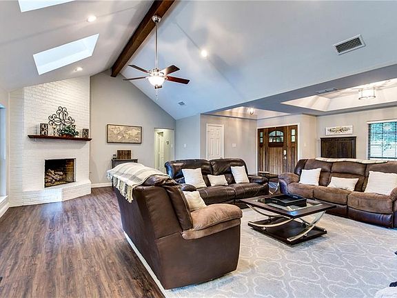 5th image of 438 Moran Dr