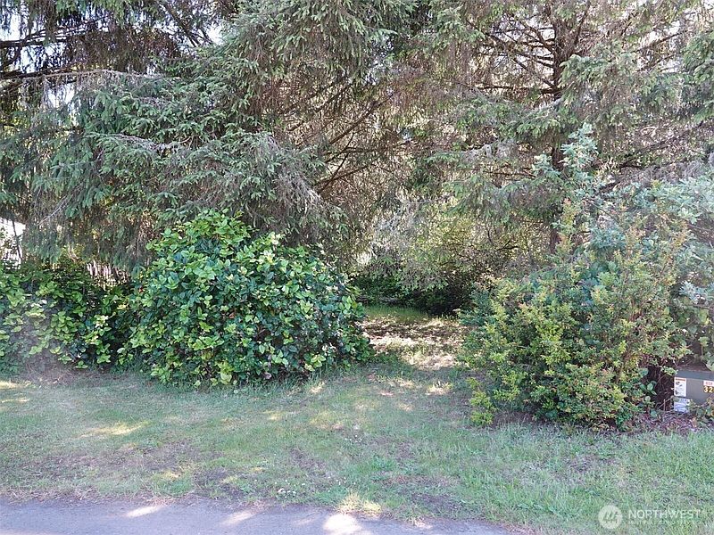 2nd image of 223 Muskrat Court SW