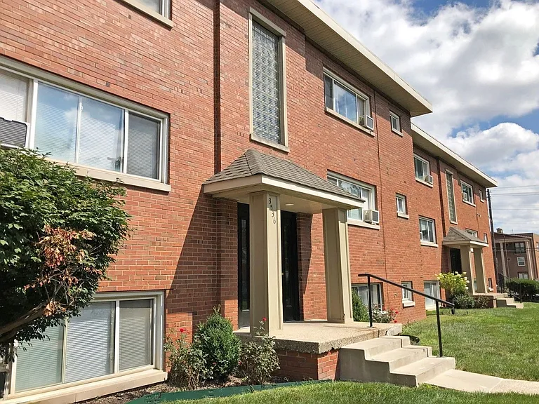 Maple Court — Photo 25